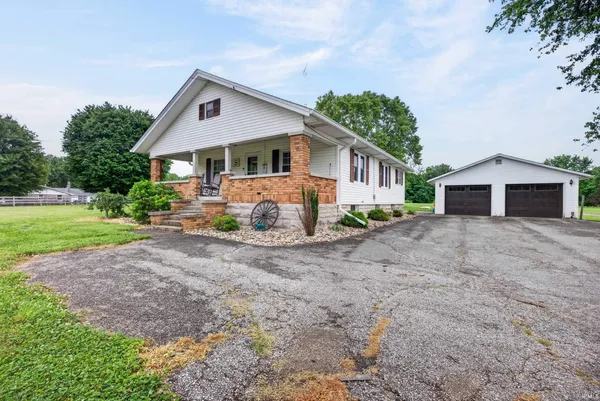 $325,000 | 1634 Sunny Acres Drive, Bedford, IN 47421