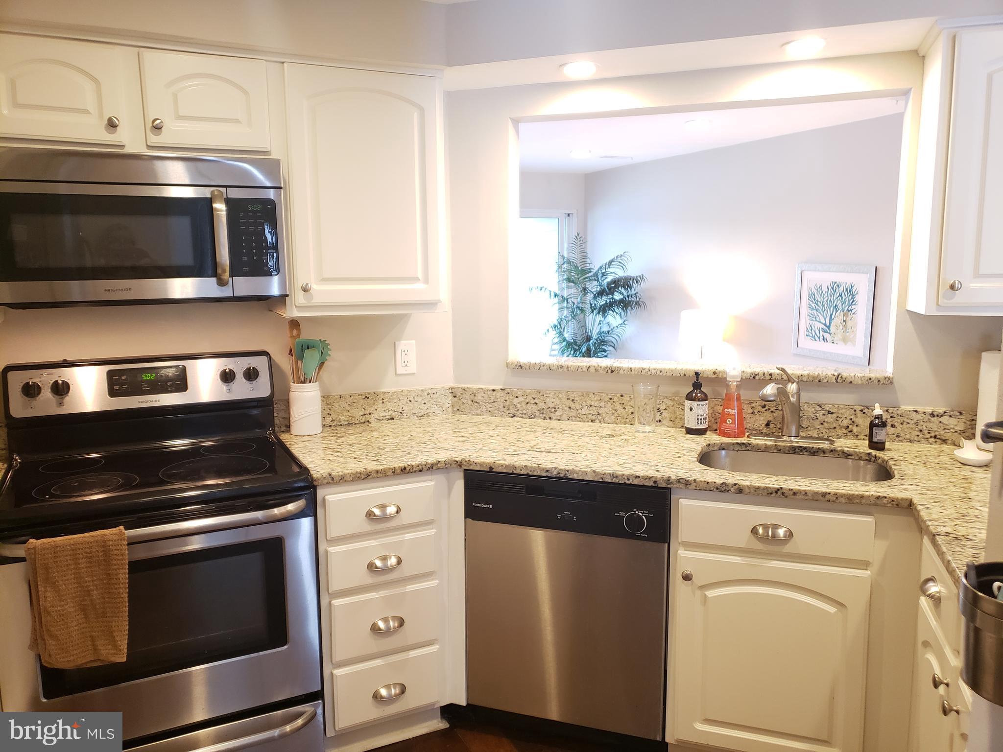 11150 Harbor Court Reston, VA 20191 - Photo 6 of 16 View of lake from even the kitchen!