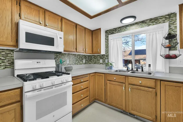 $369,900 | 2304 Jodi Avenue, Nampa, ID 83651