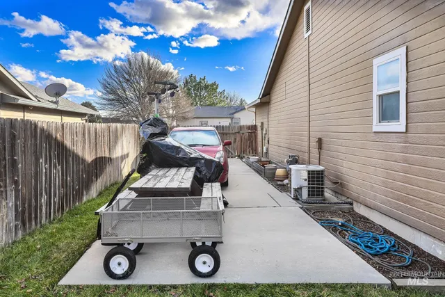 $369,900 | 2304 Jodi Avenue, Nampa, ID 83651