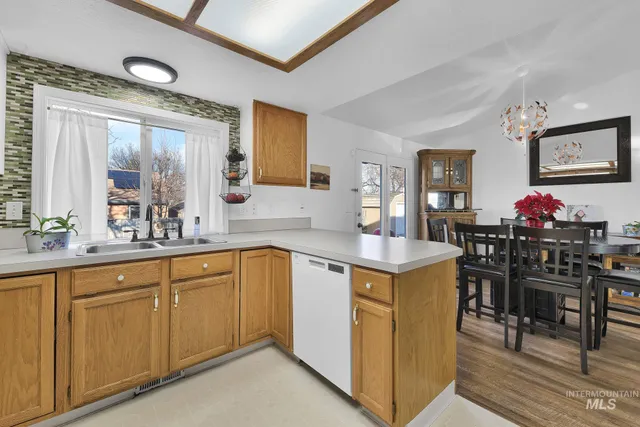 $369,900 | 2304 Jodi Avenue, Nampa, ID 83651