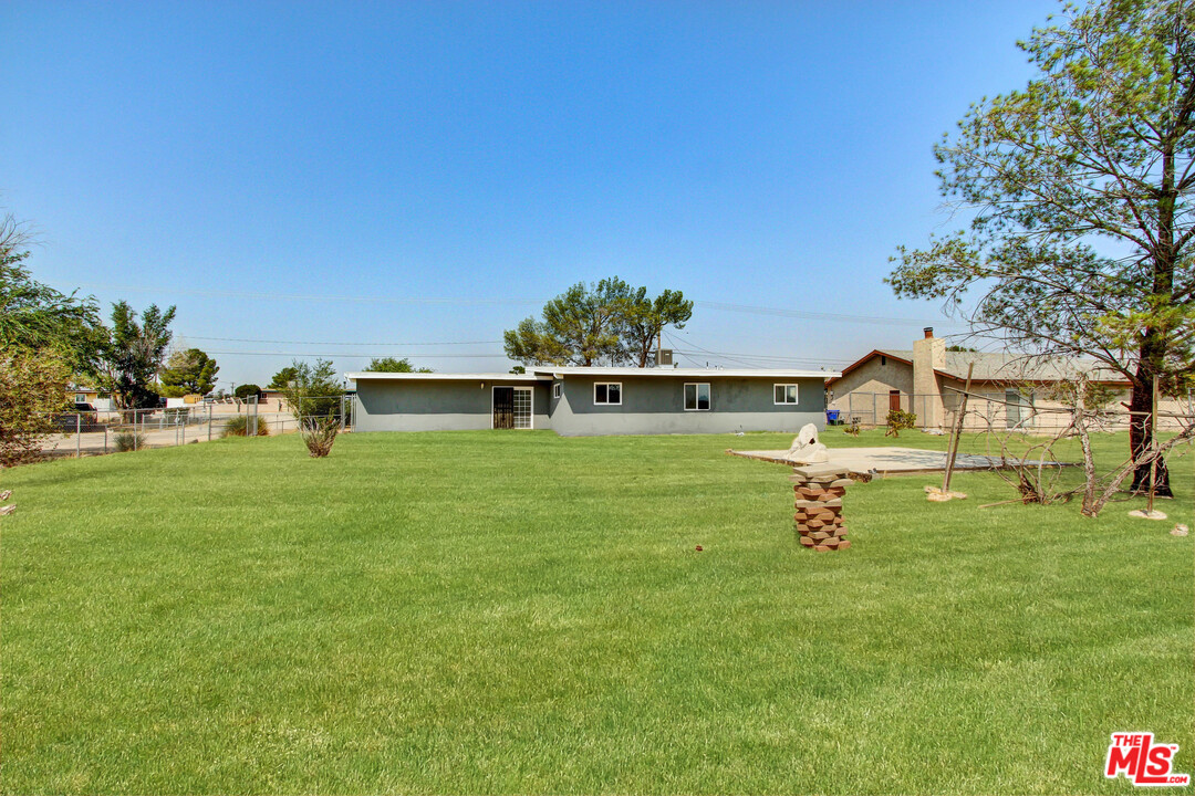 15461 Condor Road Victorville, CA 92394 - Photo 6 of 8
