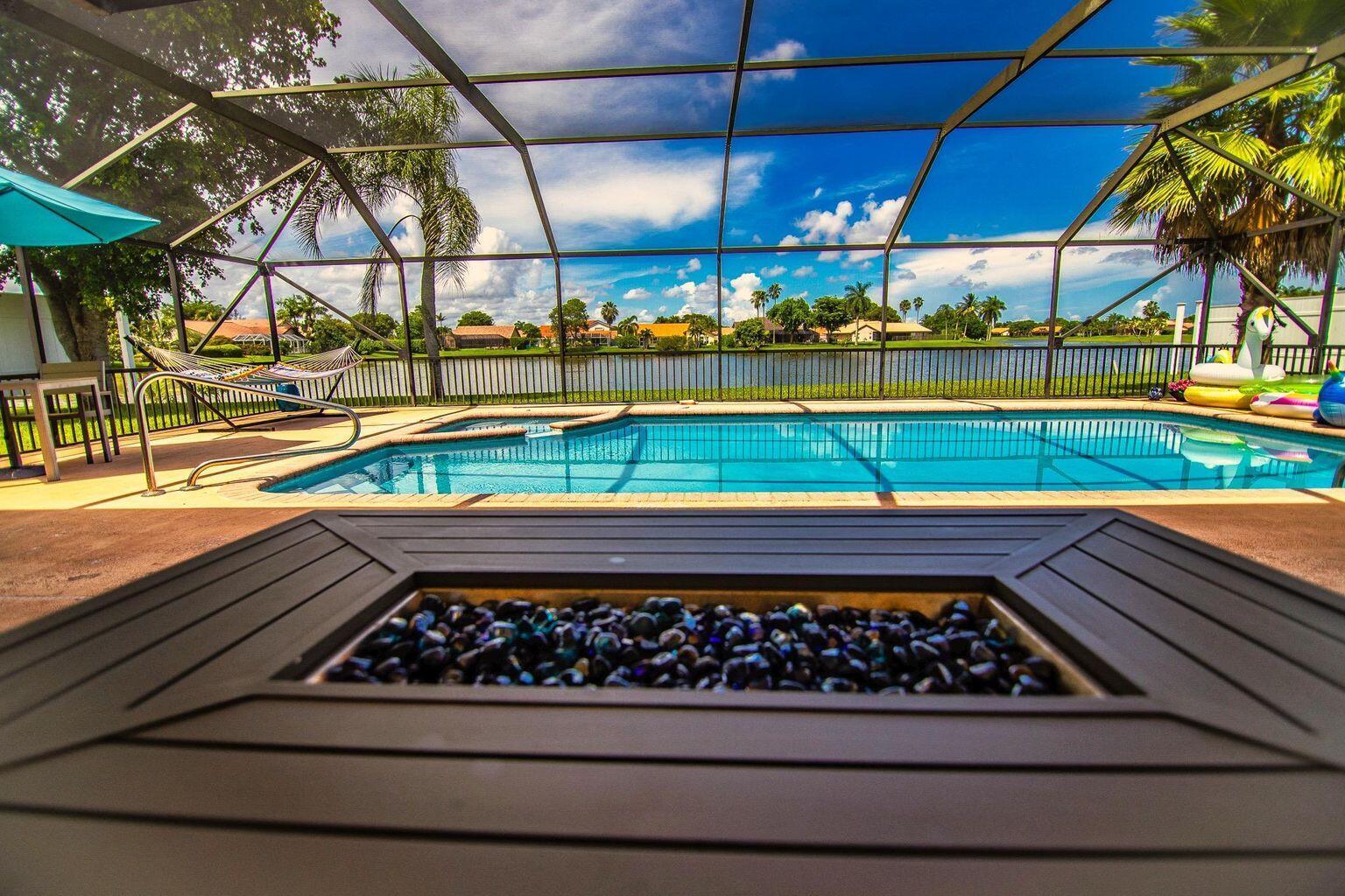 20725 Waters Edge Court Boca Raton, FL 33498 - Photo 20 of 20 pool area