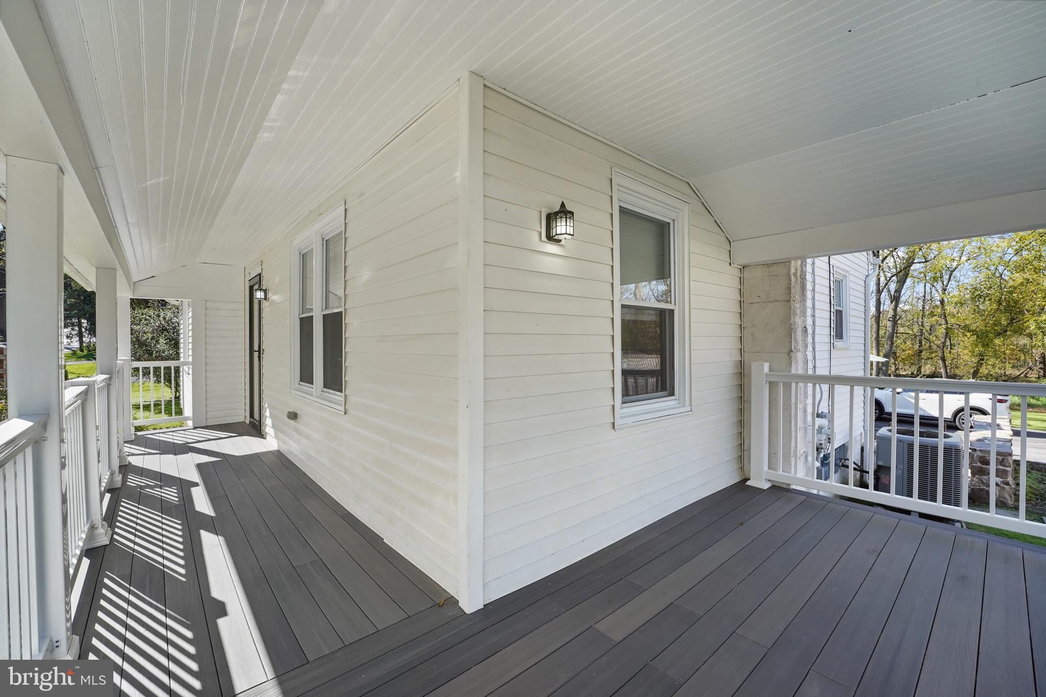 321 Ellicott Road Avondale, PA 19311 - Photo 2 of 37