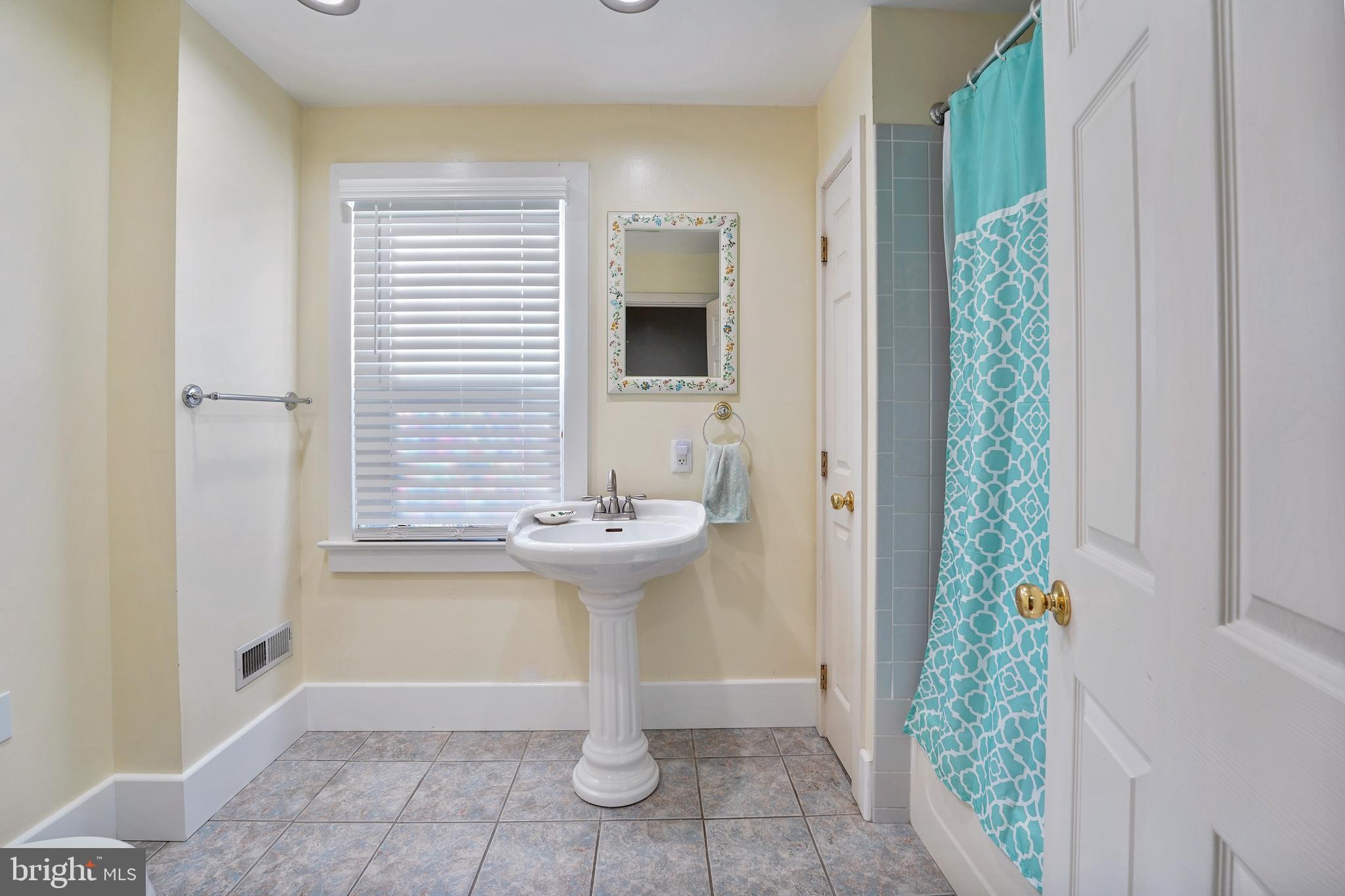 321 Ellicott Road Avondale, PA 19311 - Photo 16 of 37