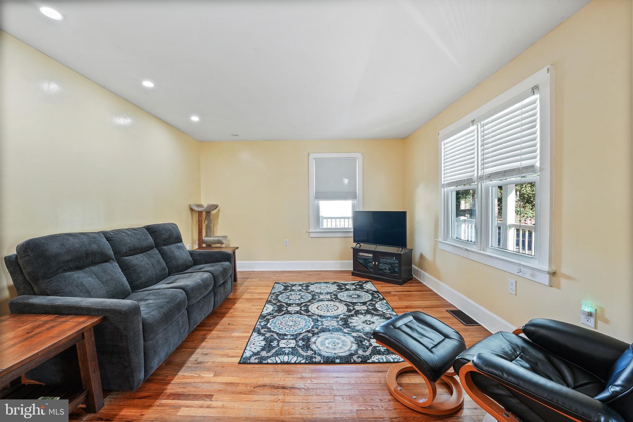 321 Ellicott Road Avondale, PA 19311 - Photo 4 of 37