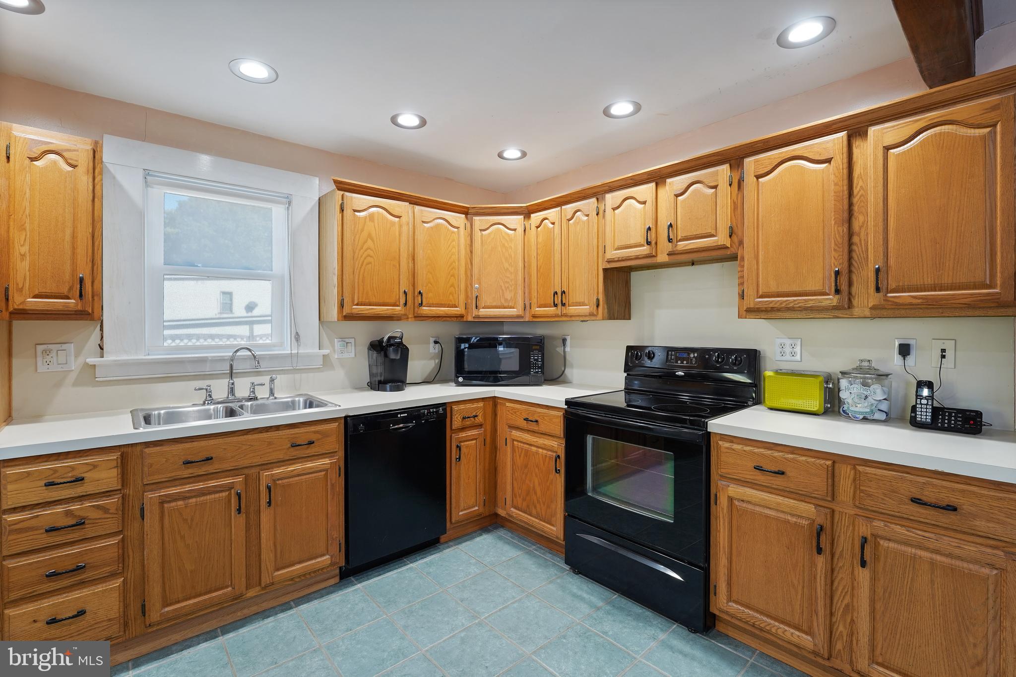 321 Ellicott Road Avondale, PA 19311 - Photo 8 of 37