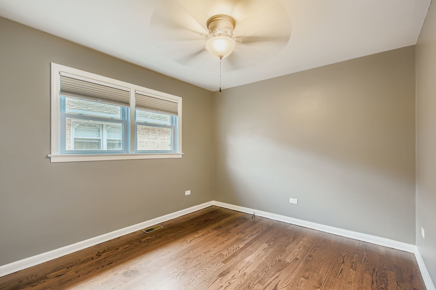 10606 South Ridgeway Avenue Chicago, IL 60655 - Photo 18 of 31 Gallery Image 18