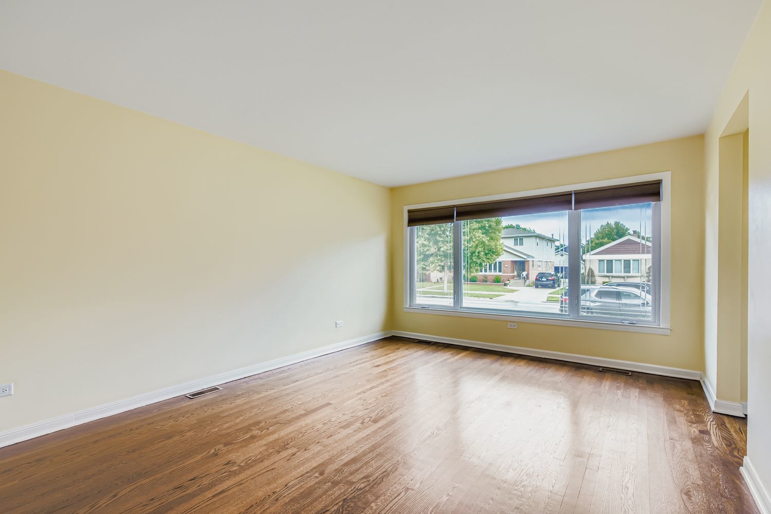 10606 South Ridgeway Avenue Chicago, IL 60655 - Photo 4 of 31 Gallery Image 4