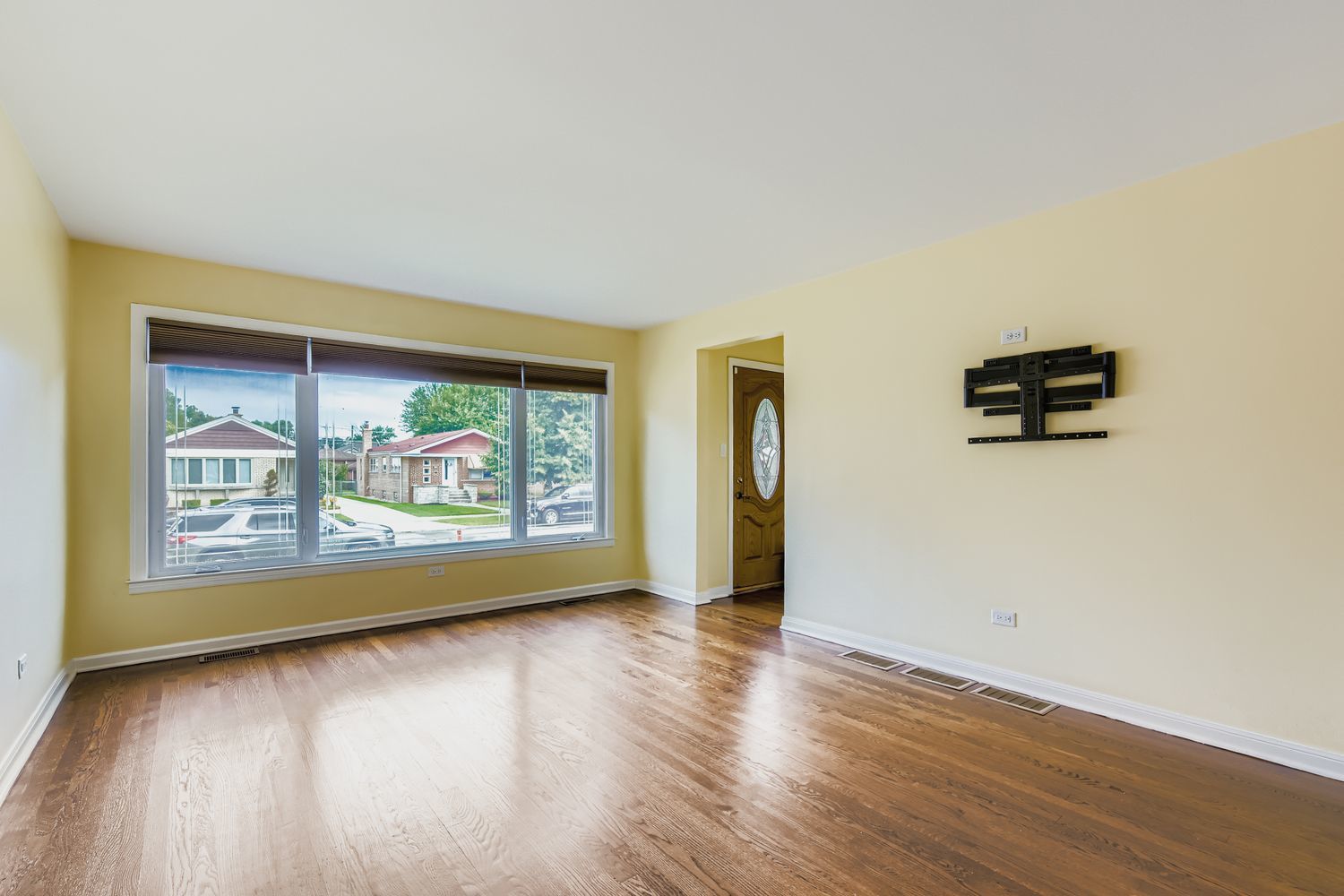 10606 South Ridgeway Avenue Chicago, IL 60655 - Photo 5 of 31 Gallery Image 5