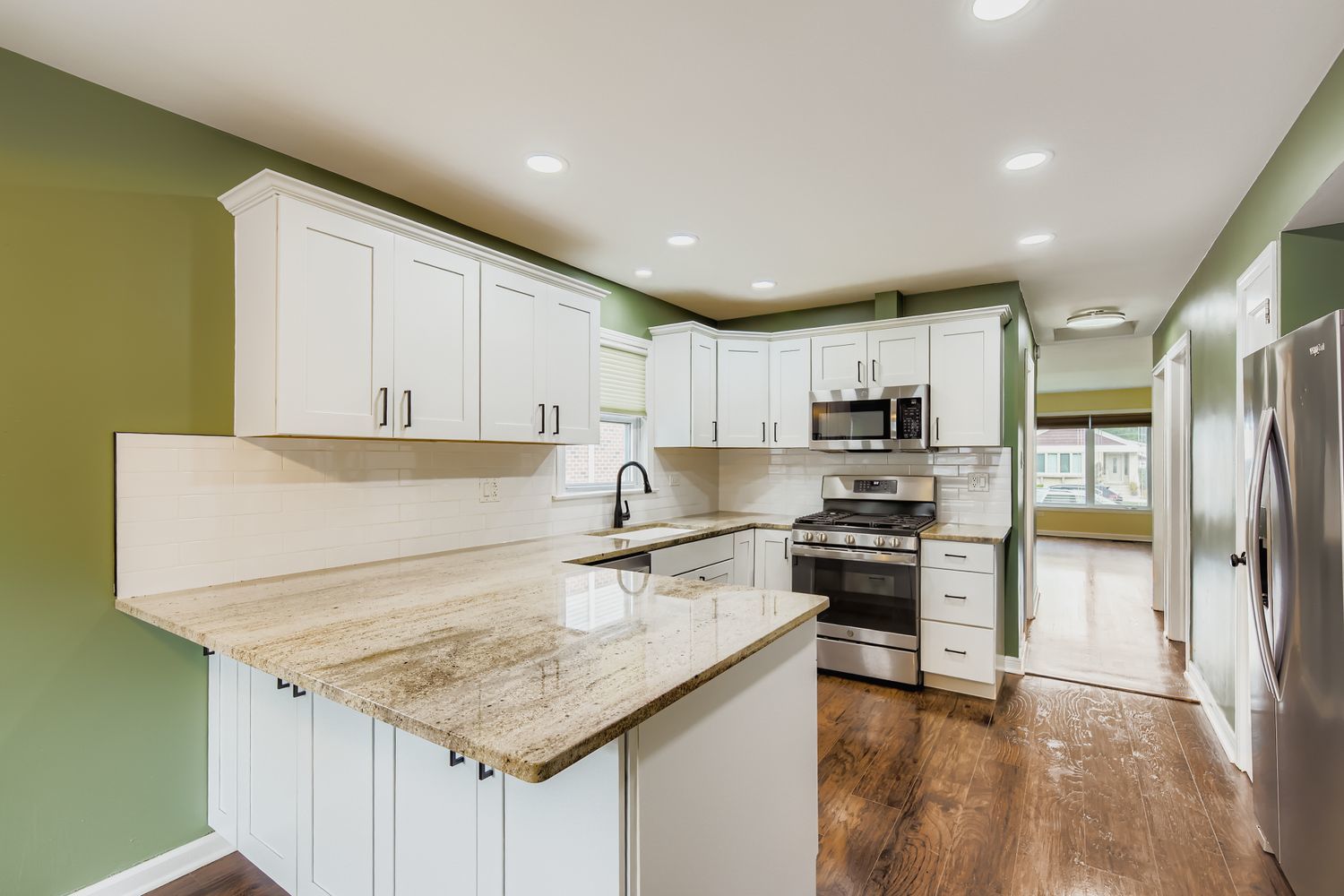 10606 South Ridgeway Avenue Chicago, IL 60655 - Photo 7 of 31 Gallery Image 7