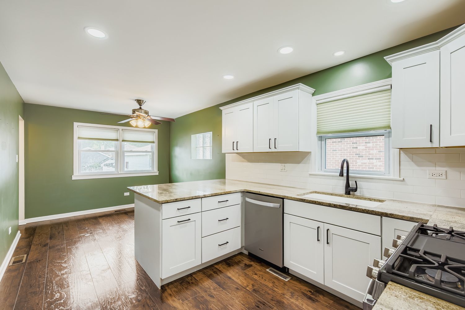 10606 South Ridgeway Avenue Chicago, IL 60655 - Photo 10 of 31 Gallery Image 10