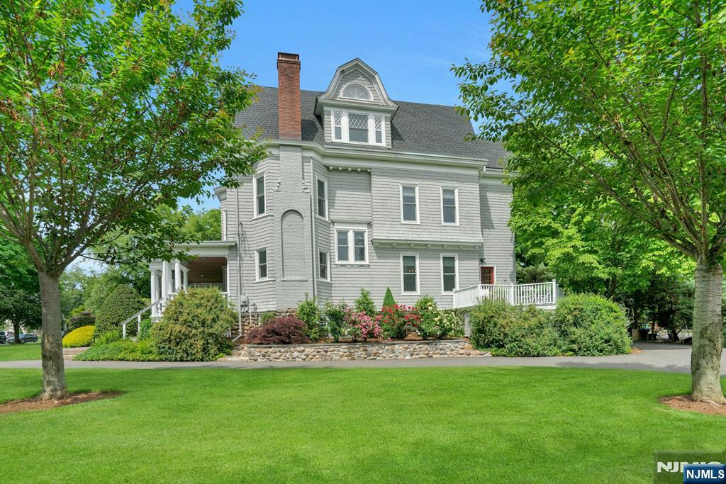 141 West End Avenue Ridgewood, NJ 07450 - Photo 2 of 39