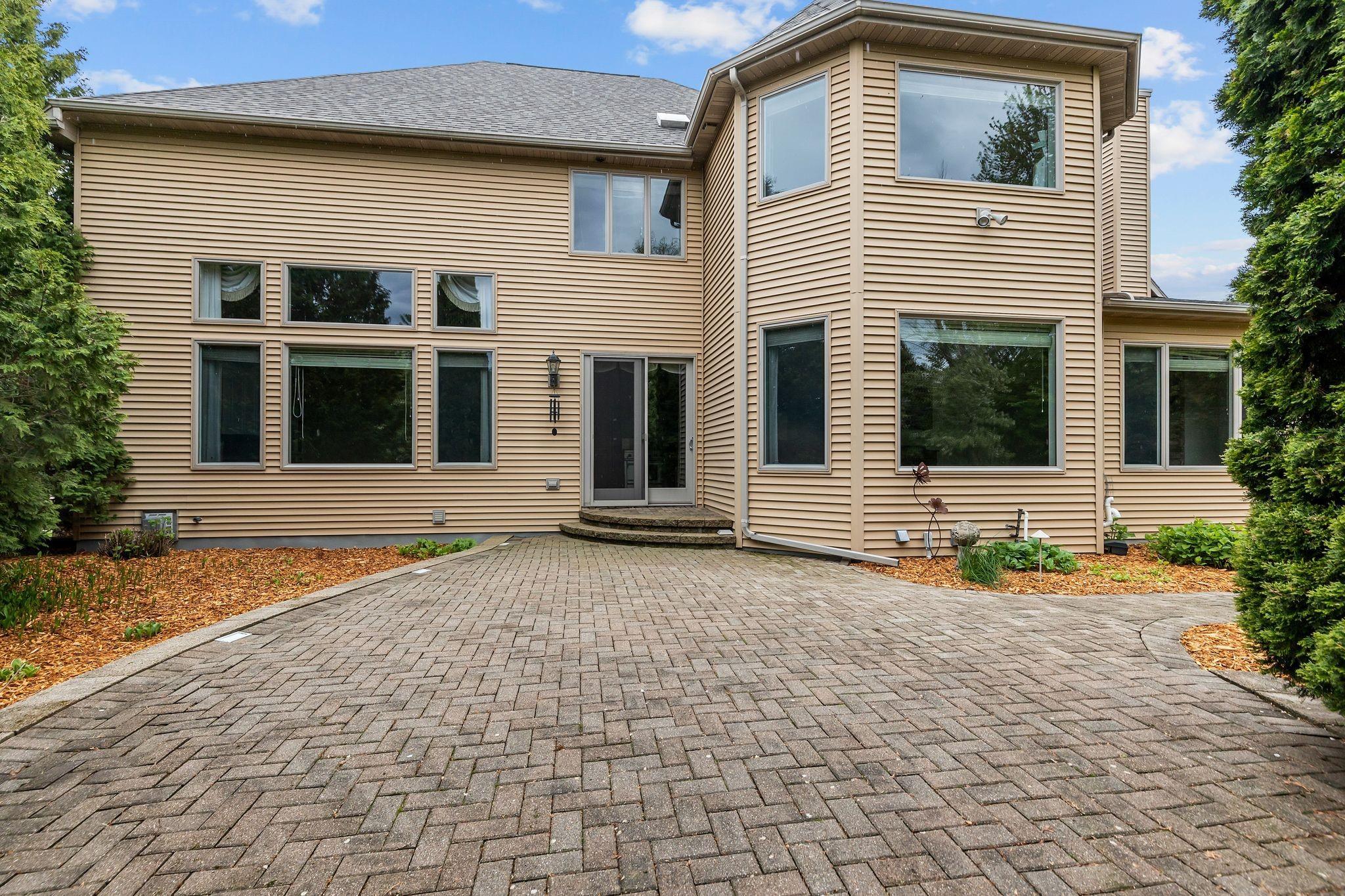 424 East Tallgrass Drive Appleton, WI 54913 - Photo 12 of 80