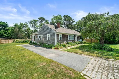 $599,000 | 4 Thach Lane, Hyannis, MA 02601