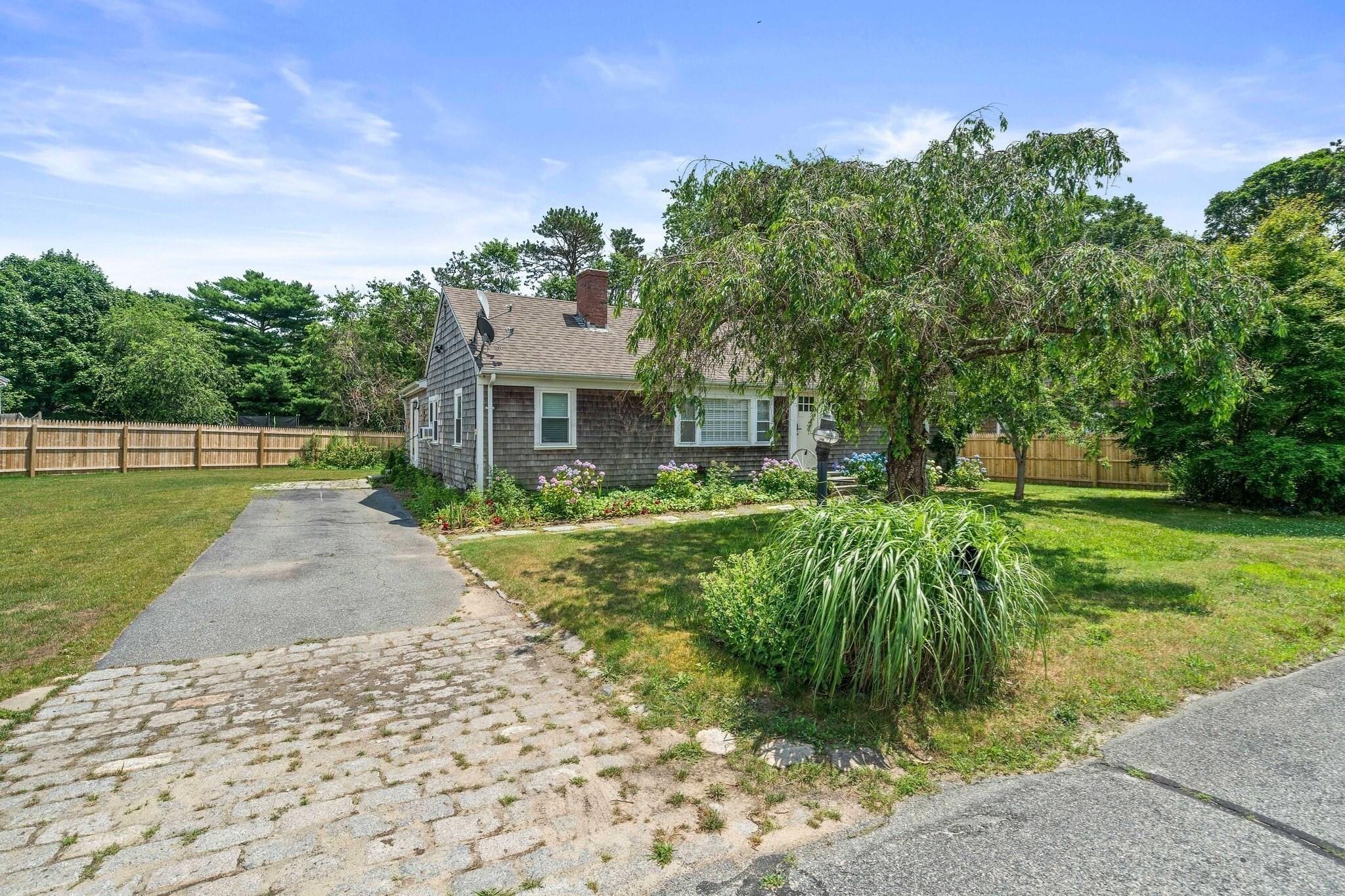 4 Thach Lane Hyannis, MA 02601 - Photo 2 of 29 4 Thach 3