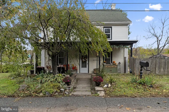 $395,000 | 635 Old Sumneytown Pike, Harleysville, PA 19438