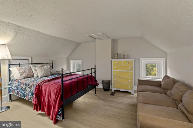 $395,000 | 635 Old Sumneytown Pike, Harleysville, PA 19438