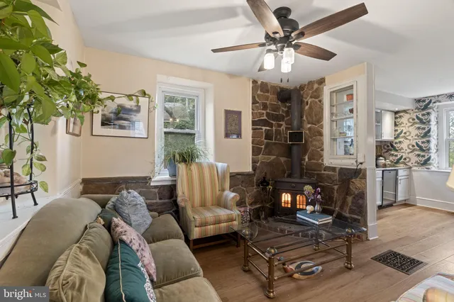 $395,000 | 635 Old Sumneytown Pike, Harleysville, PA 19438