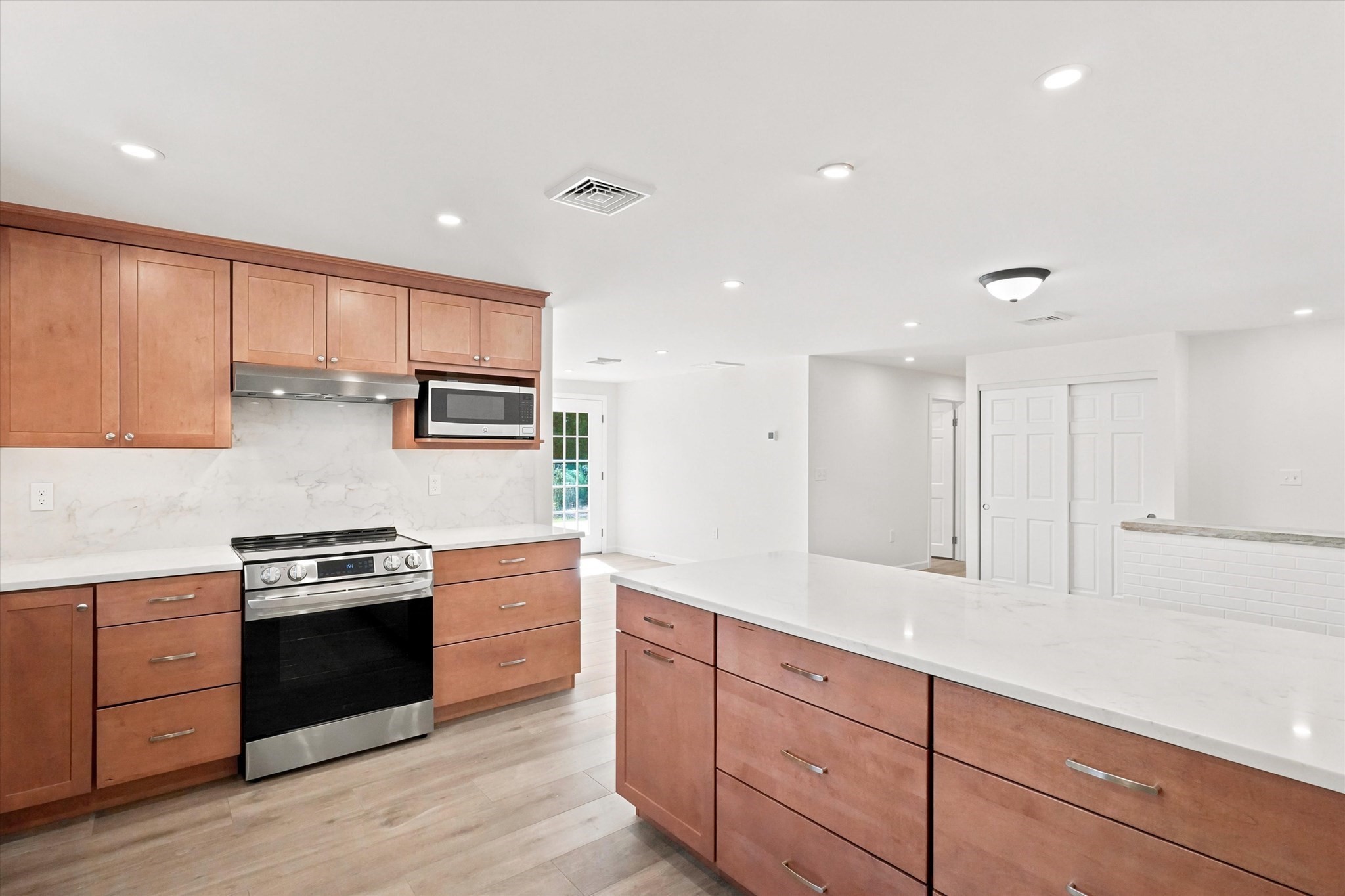 15 Eaton Road West Framingham, MA 01701 - Photo 8 of 41 Gallery Image 8