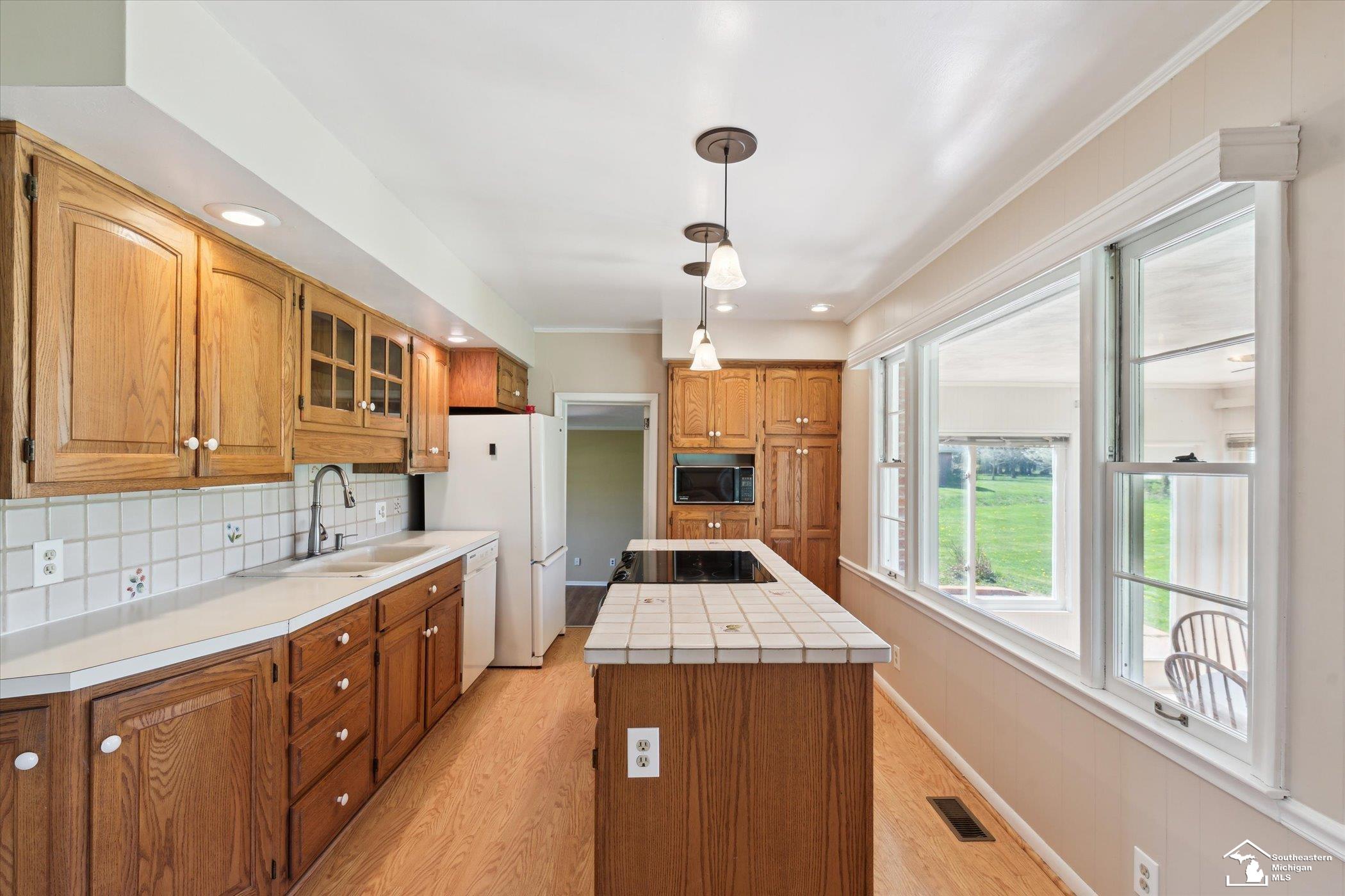 9661 Crabb Road Temperance, MI 48182 - Photo 11 of 30