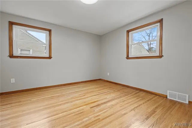 $329,900 | 380 Roncroff Drive, North Tonawanda, NY 14120