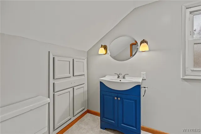 $329,900 | 380 Roncroff Drive, North Tonawanda, NY 14120