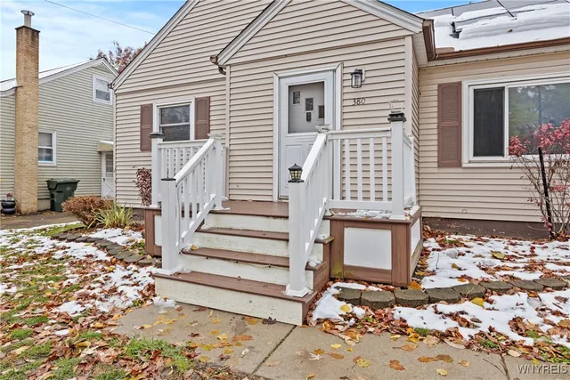 $329,900 | 380 Roncroff Drive, North Tonawanda, NY 14120