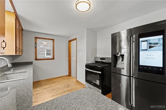 $329,900 | 380 Roncroff Drive, North Tonawanda, NY 14120