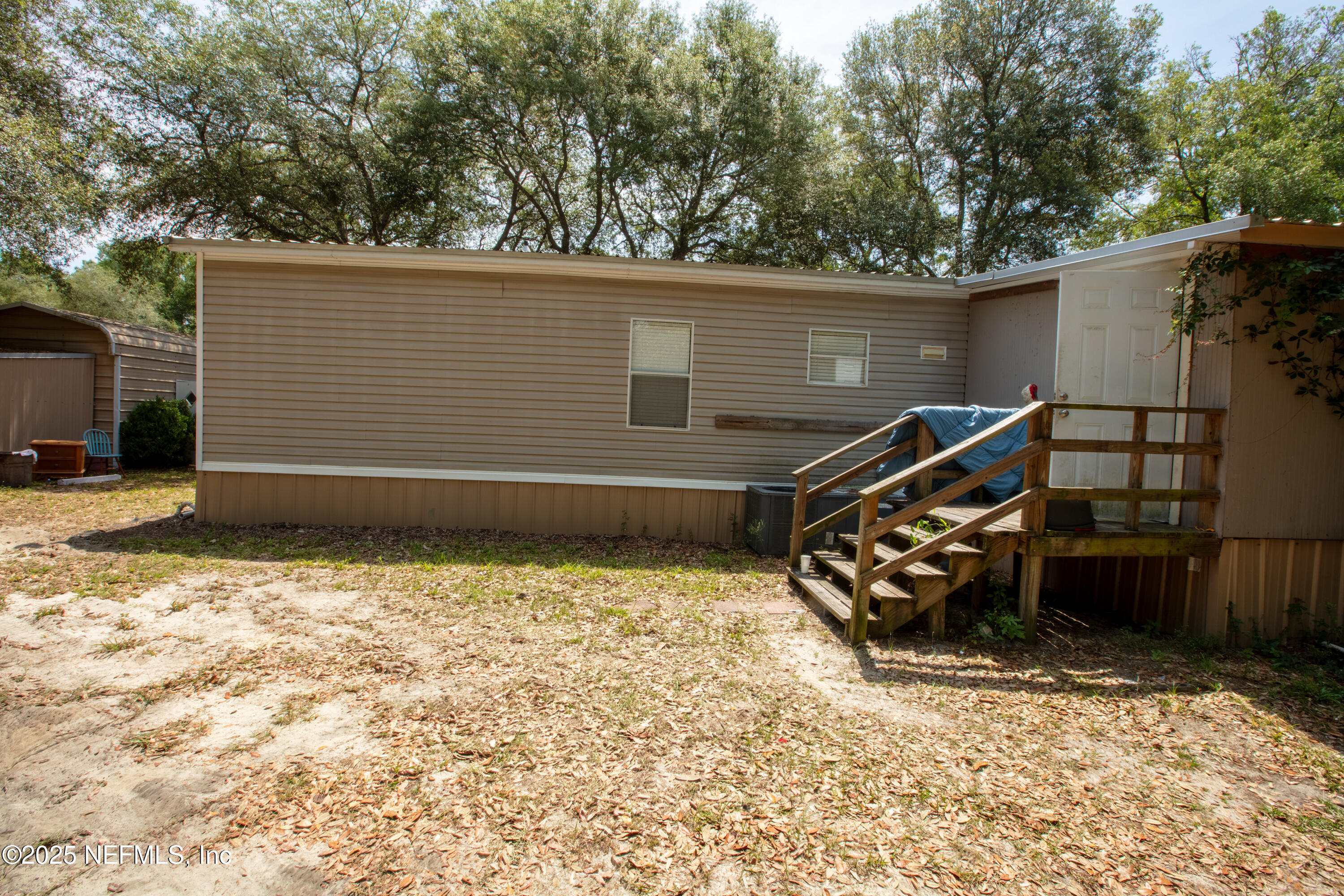 8186 County Line Road Melrose, FL 32666 - Photo 8 of 42 a view of outdoor space and yard