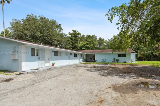 $1,900 | 793 Northwest 91st Street, Unit 2, Miami, FL 33150