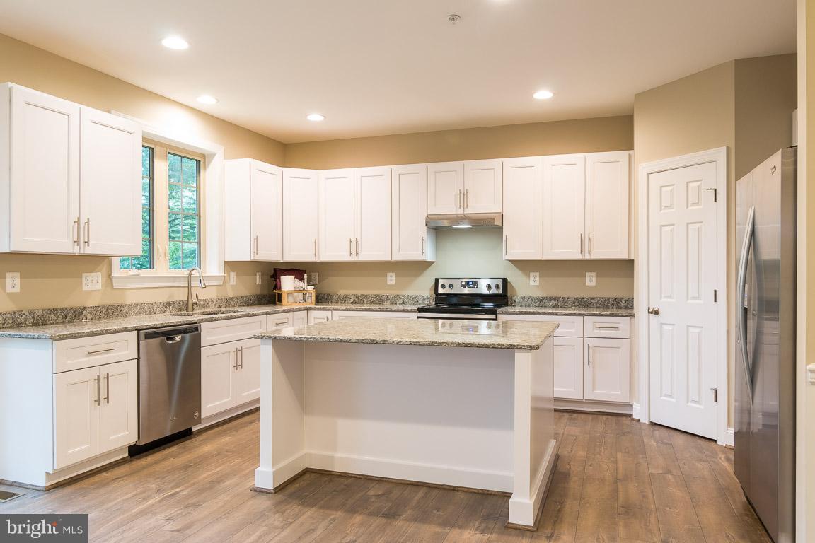 6740 Hemlock Point Road New Market, MD 21774 - Photo 4 of 24 Kitchen
