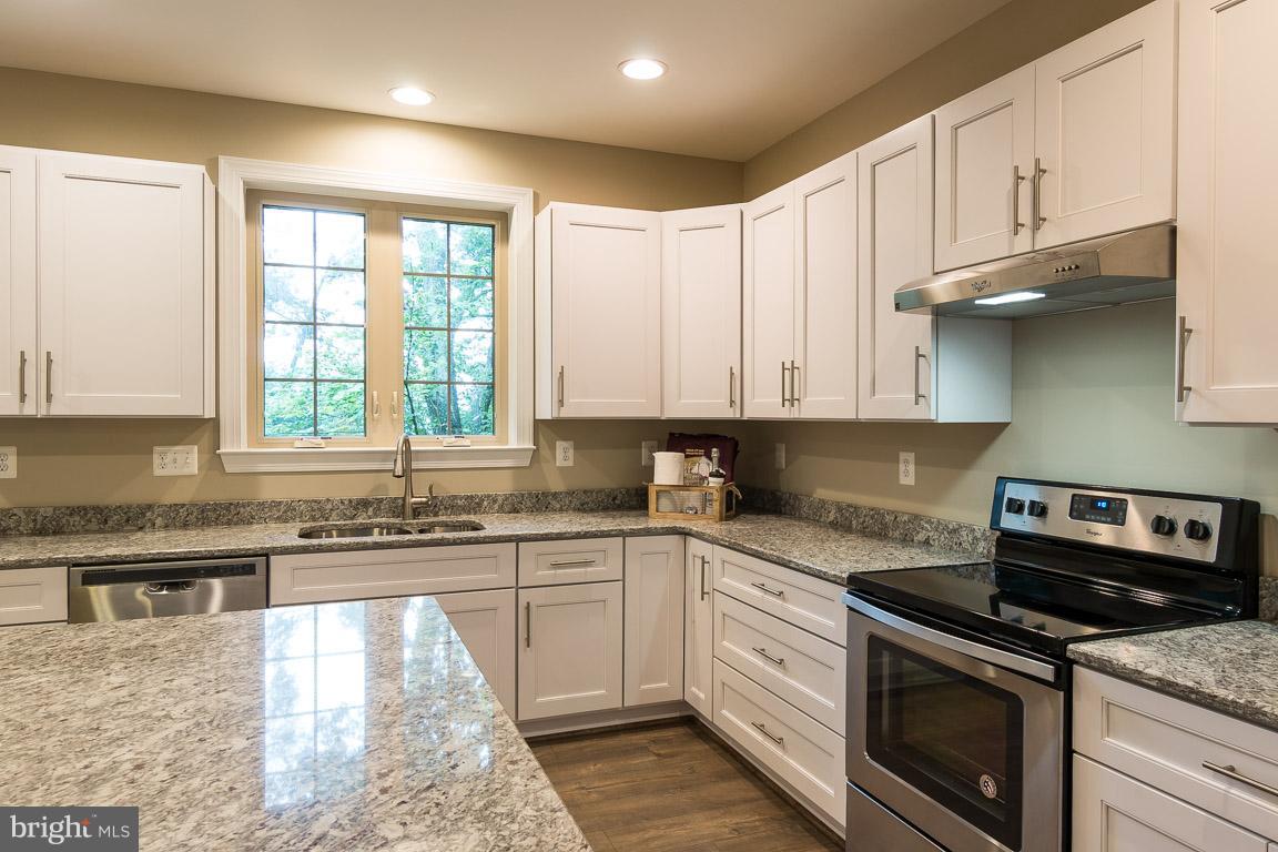 6740 Hemlock Point Road New Market, MD 21774 - Photo 5 of 24 Kitchen