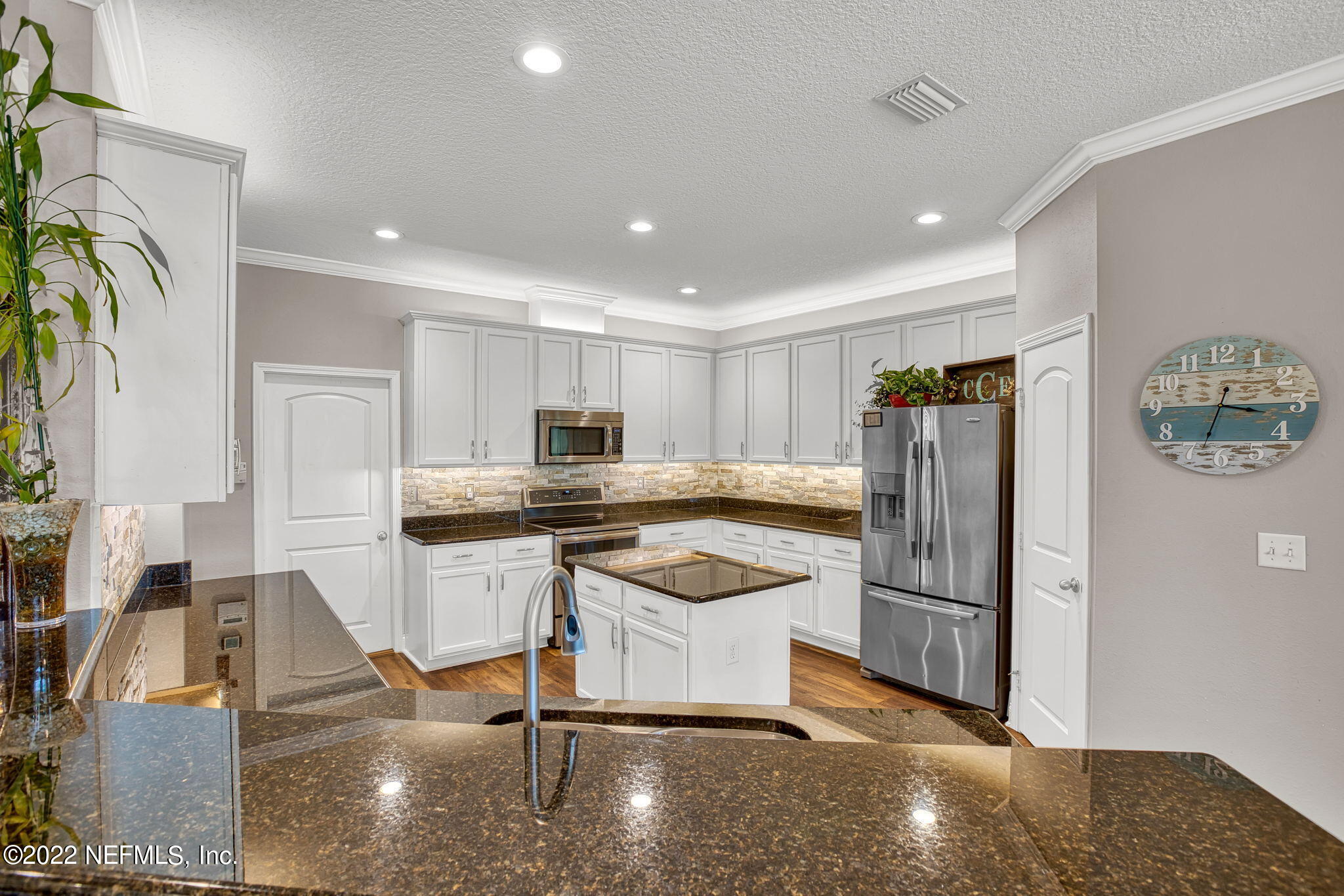 529 Saddlestone Drive St. Johns, FL 32259 - Photo 19 of 54 Center Island