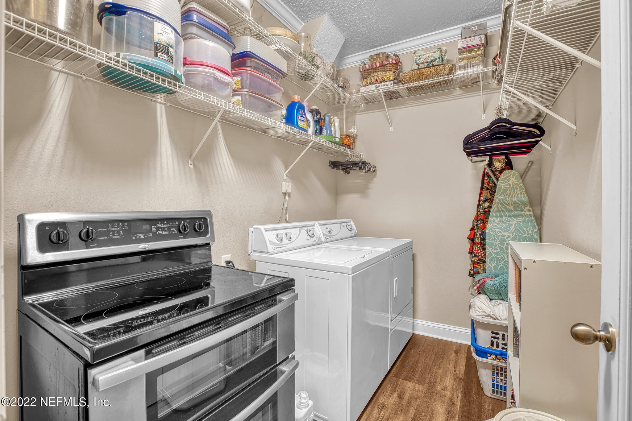 529 Saddlestone Drive St. Johns, FL 32259 - Photo 22 of 54 Oversized Laundry Room with Extra Stove