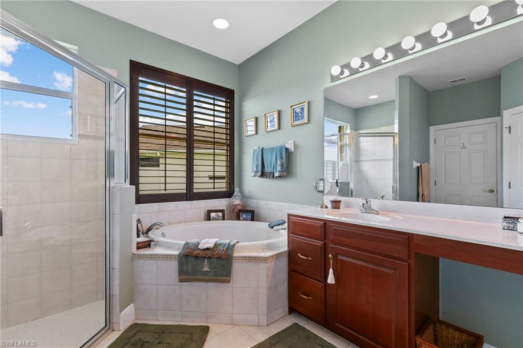 4924 Sedgewood Lane Naples, FL 34112 - Photo 28 of 38 Primary Bathroom