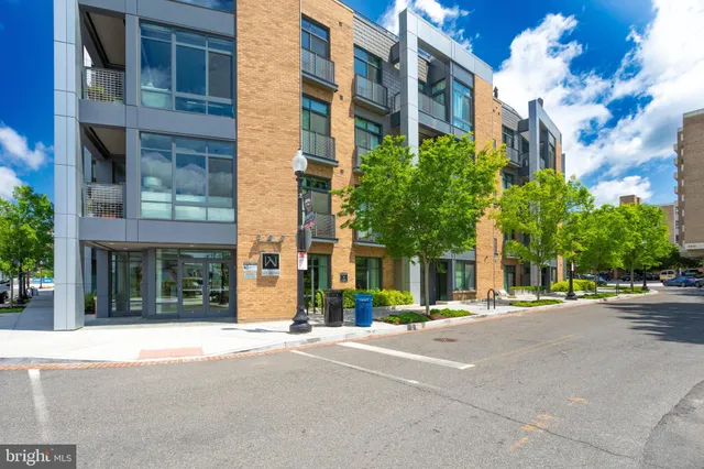 $474,900 | 525 Water Street Southwest, Unit 210, Washington, DC 20024