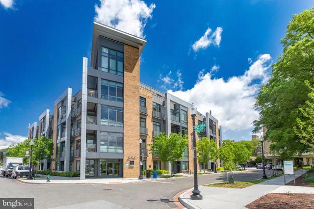 $474,900 | 525 Water Street Southwest, Unit 210, Washington, DC 20024