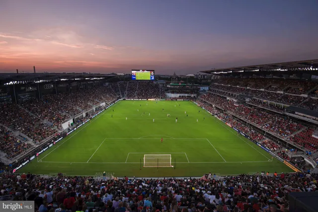 $474,900 | 525 Water Street Southwest, Unit 210, Washington, DC 20024