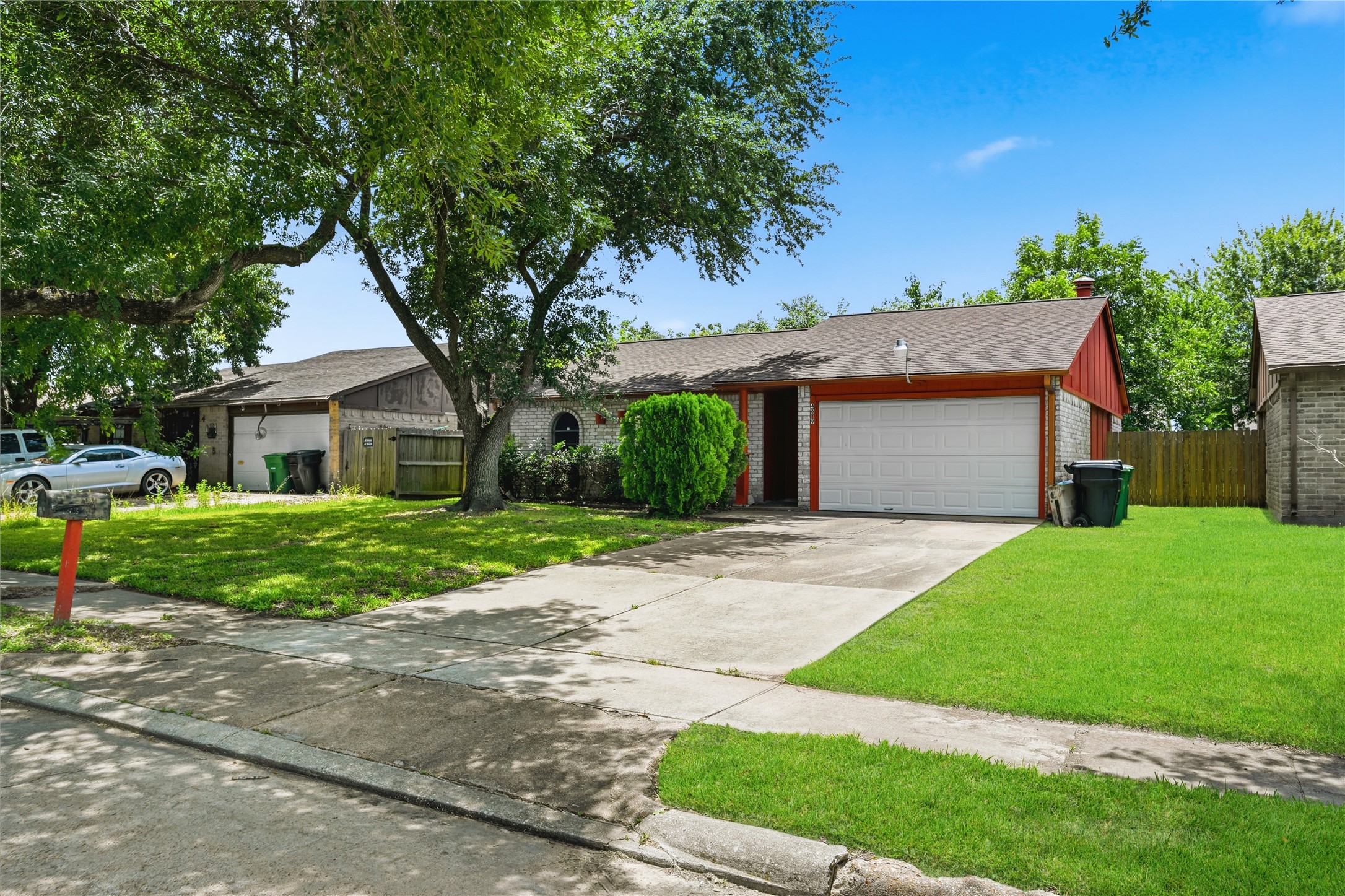 4819 Court Road Houston, TX 77053 - Photo 3 of 18