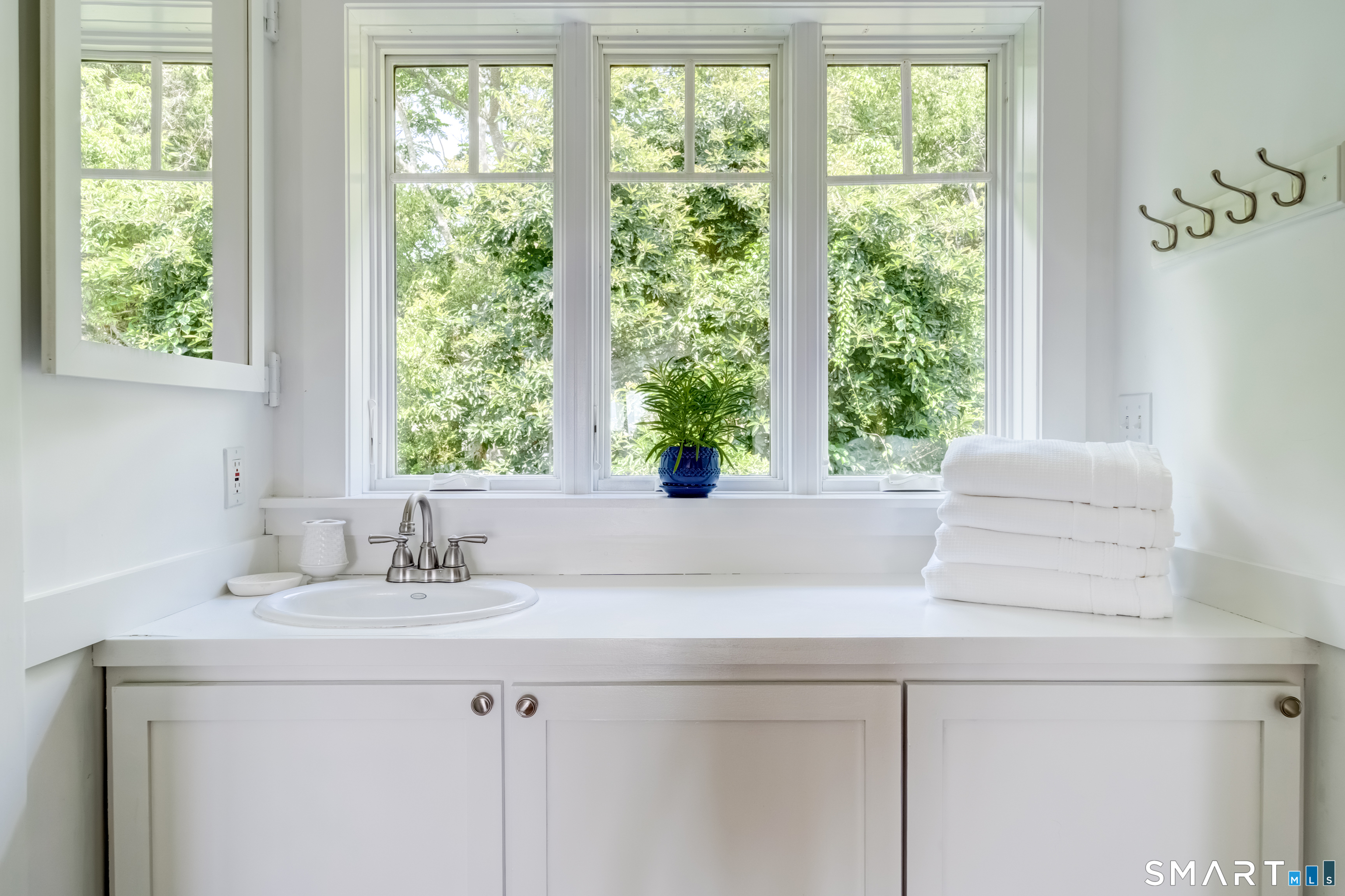 59 Cedar Grove Road Guilford, CT 06437 - Photo 14 of 27