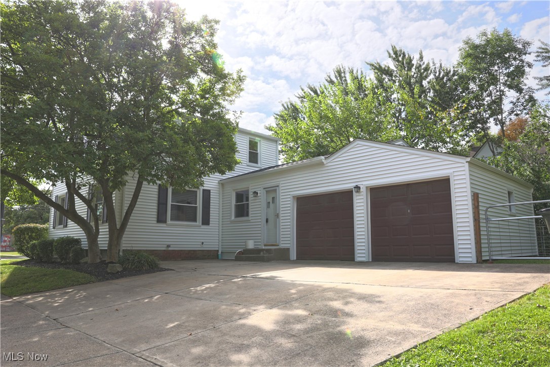 1332 South Green Road South Euclid, OH 44121 - Photo 2 of 23