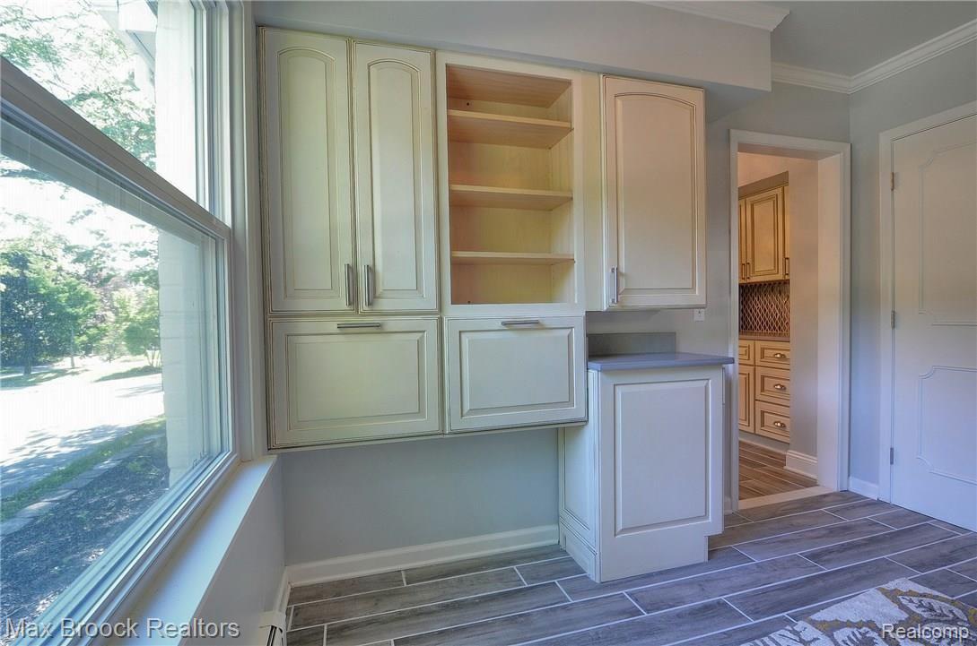 4170 Nearbrook Road Bloomfield Hills, MI 48302 - Photo 8 of 45 Entry Level /Mud room right off of the garage