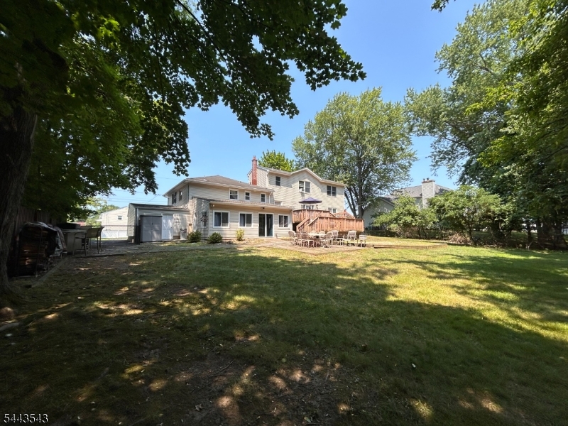 62 Andover Drive Wayne, NJ 07470 - Photo 4 of 34