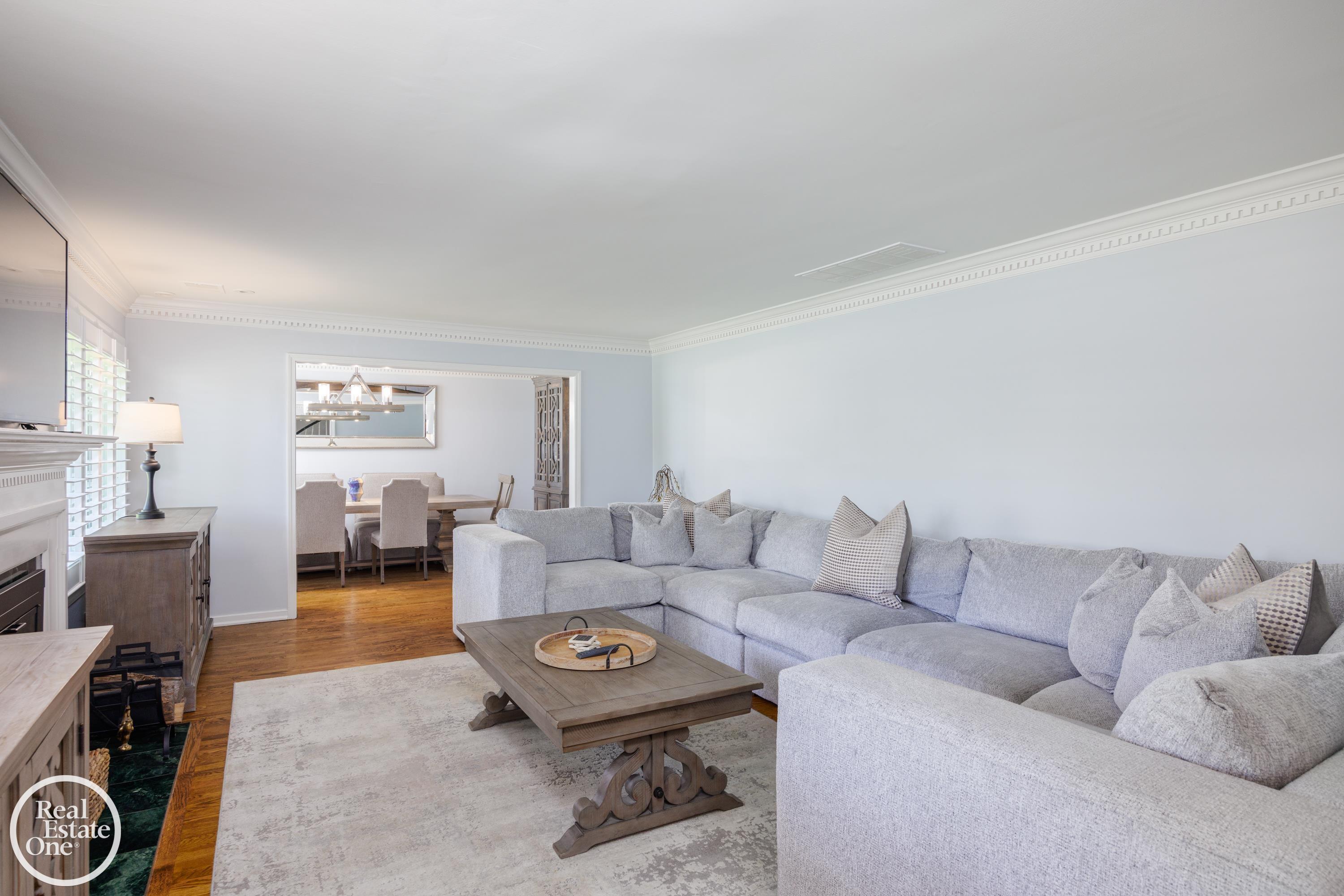 155 Lothrop Road Grosse Pointe Farms, MI 48236 - Photo 9 of 54 Gallery Image 9