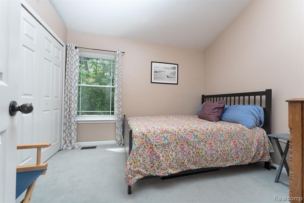 2568 Ravineside South Howell, MI 48843 - Photo 21 of 37