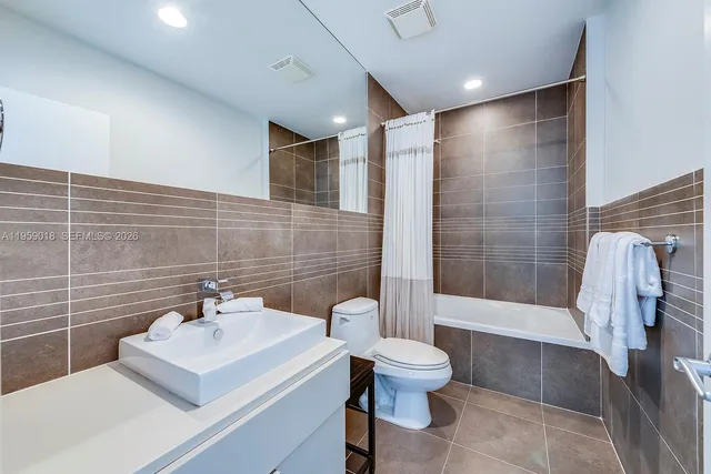 $1,050,000 | 2100 Park Avenue, Unit 301, Miami Beach, FL 33139