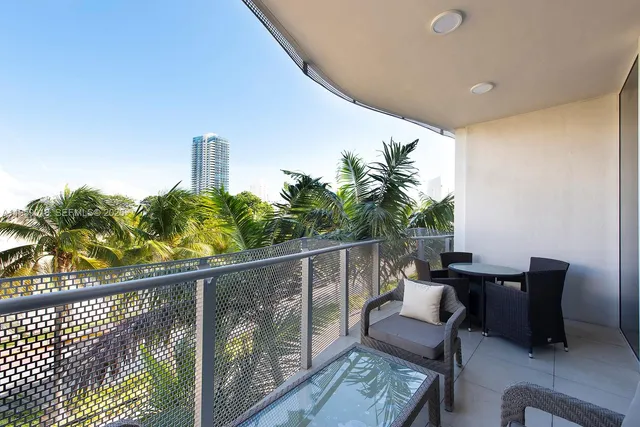 $1,050,000 | 2100 Park Avenue, Unit 301, Miami Beach, FL 33139