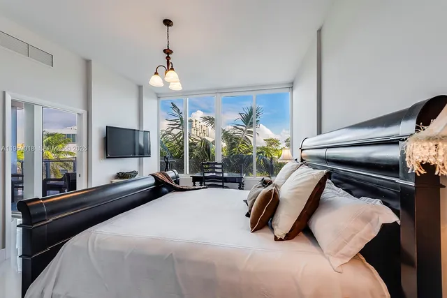 $1,050,000 | 2100 Park Avenue, Unit 301, Miami Beach, FL 33139