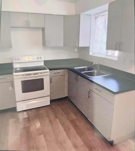 $1,999 | 1545 Northwest 81st Street, Unit 1545, Miami, FL 33147